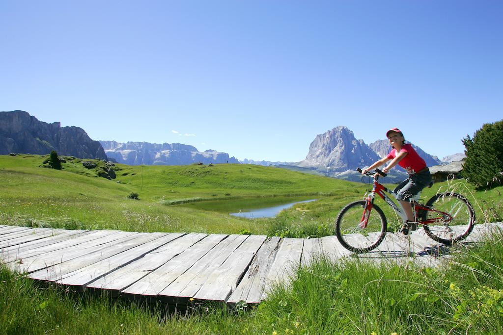 Apartments La Baita Santa Cristina Val Gardena ภายนอก รูปภาพ