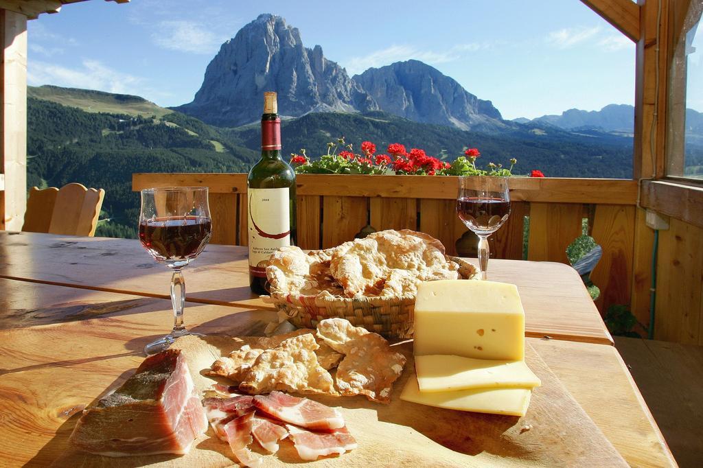 Apartments La Baita Santa Cristina Val Gardena ภายนอก รูปภาพ